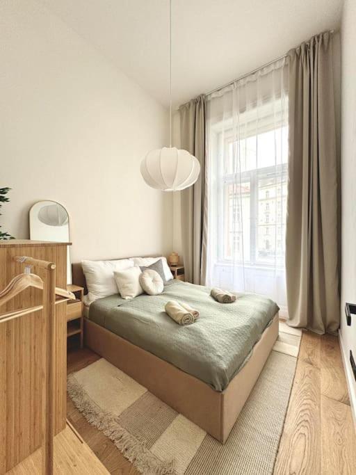 5 Min Dancing House Apartment Prague, Luxury And Modern Екстериор снимка